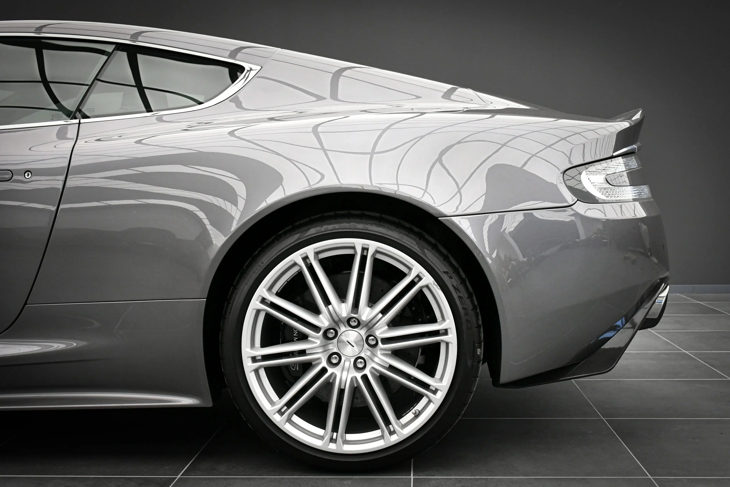 Aston Martin DBS 2009 Gallery 01