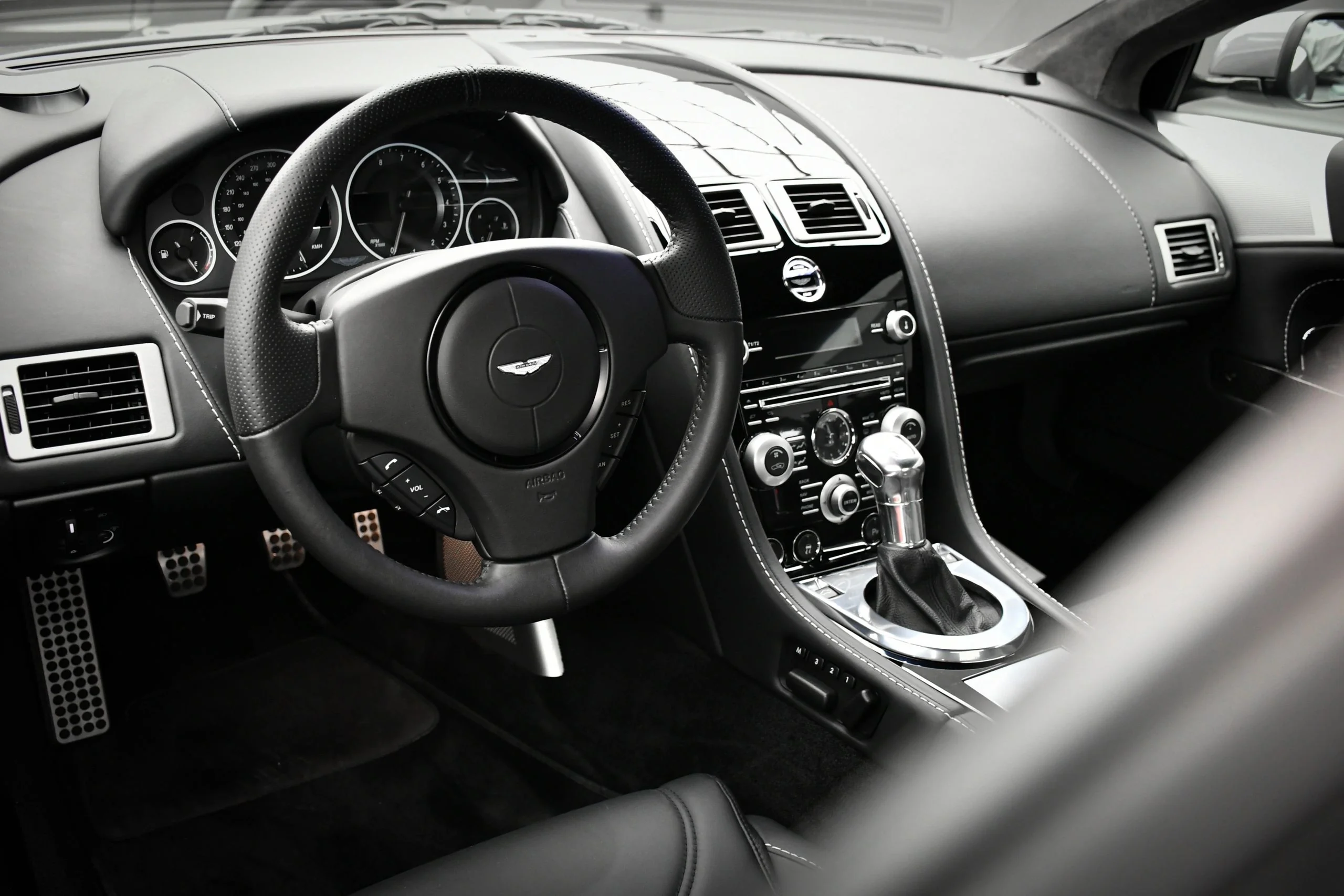 Aston Martin DBS 2009 Gallery 08