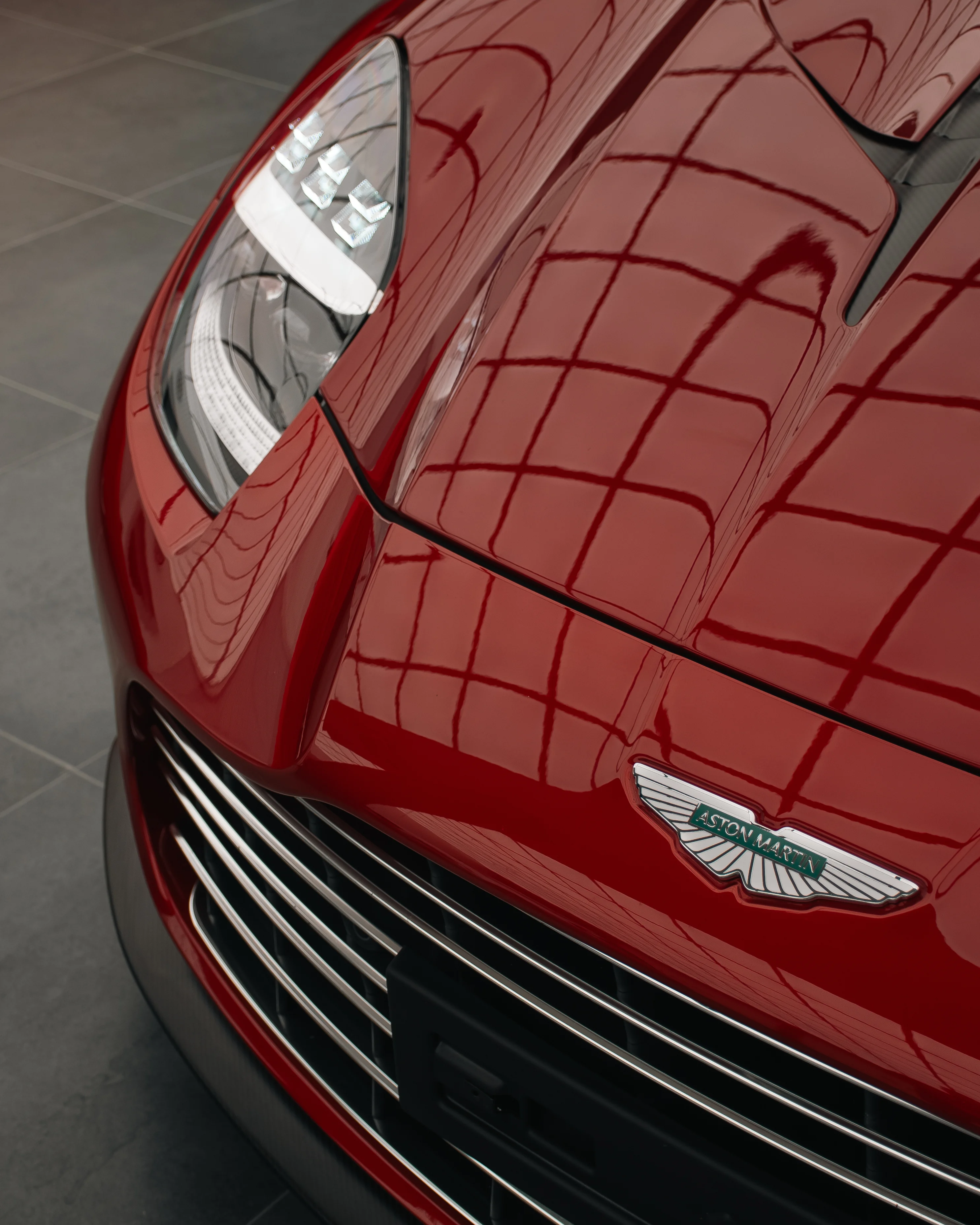Aston Martin Vanquish 2025 Gallery 02