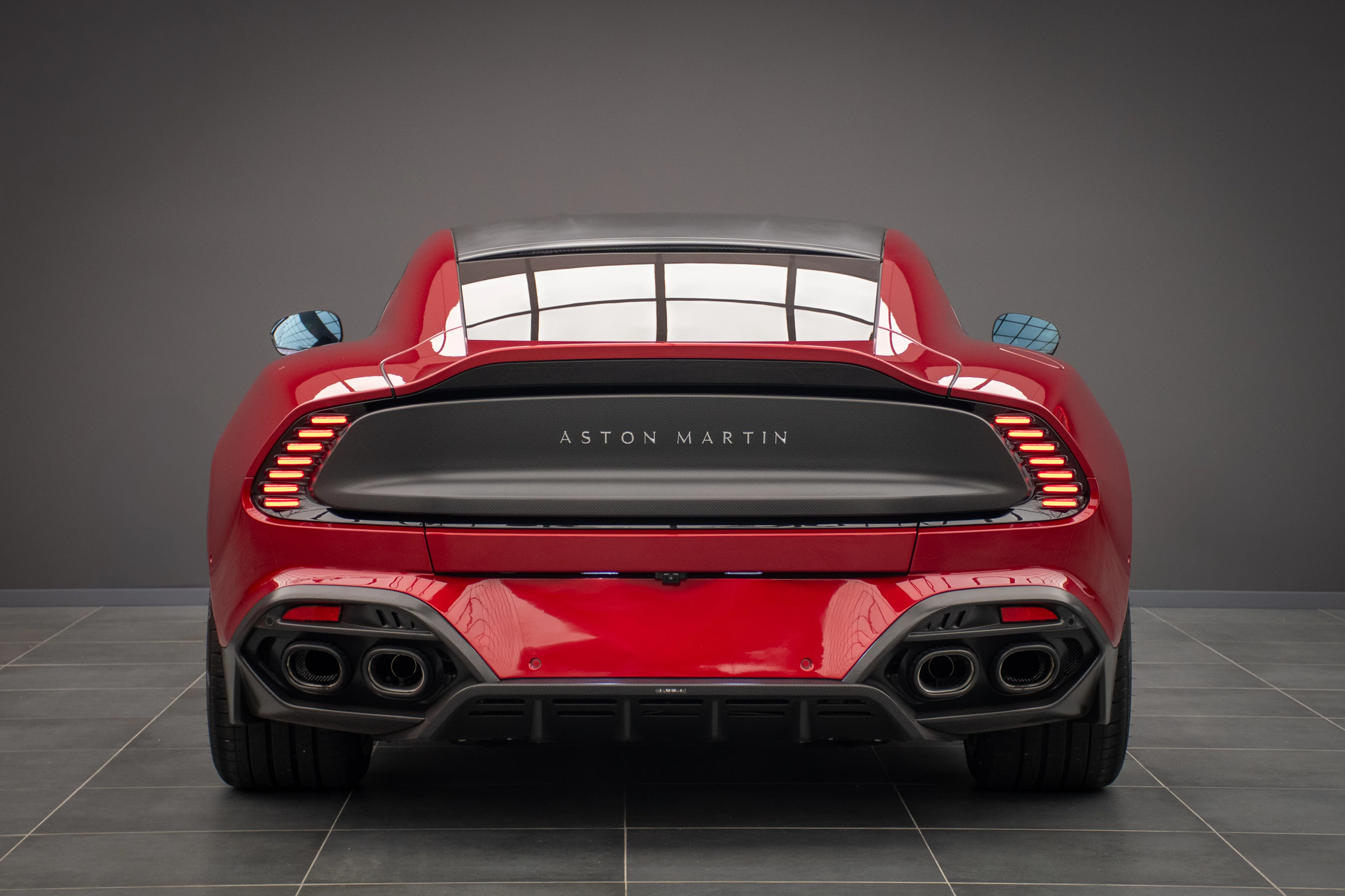 Aston Martin Vanquish 2025 Gallery 08