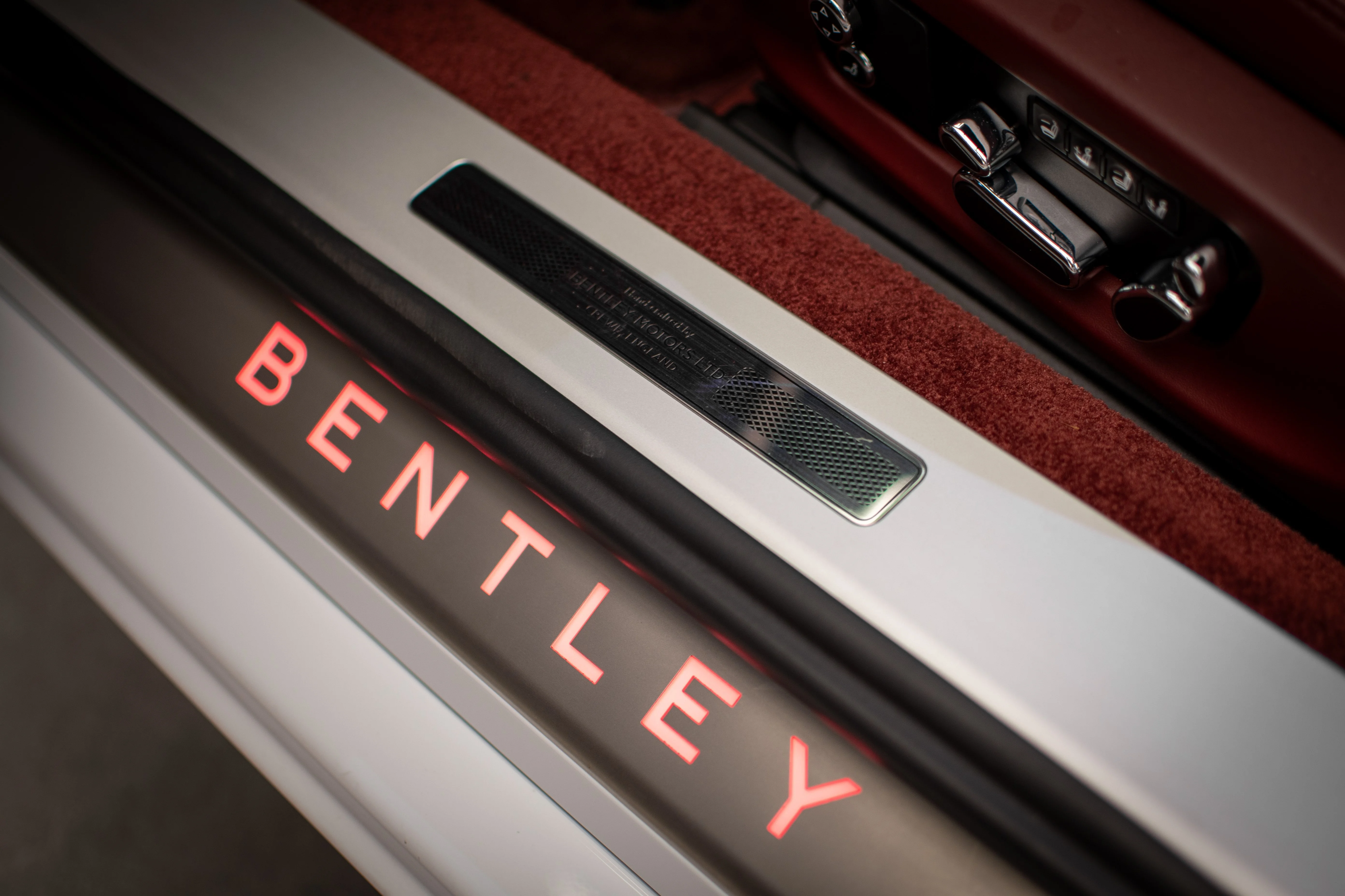 Bentley Continental GTC 2023 Gallery 08