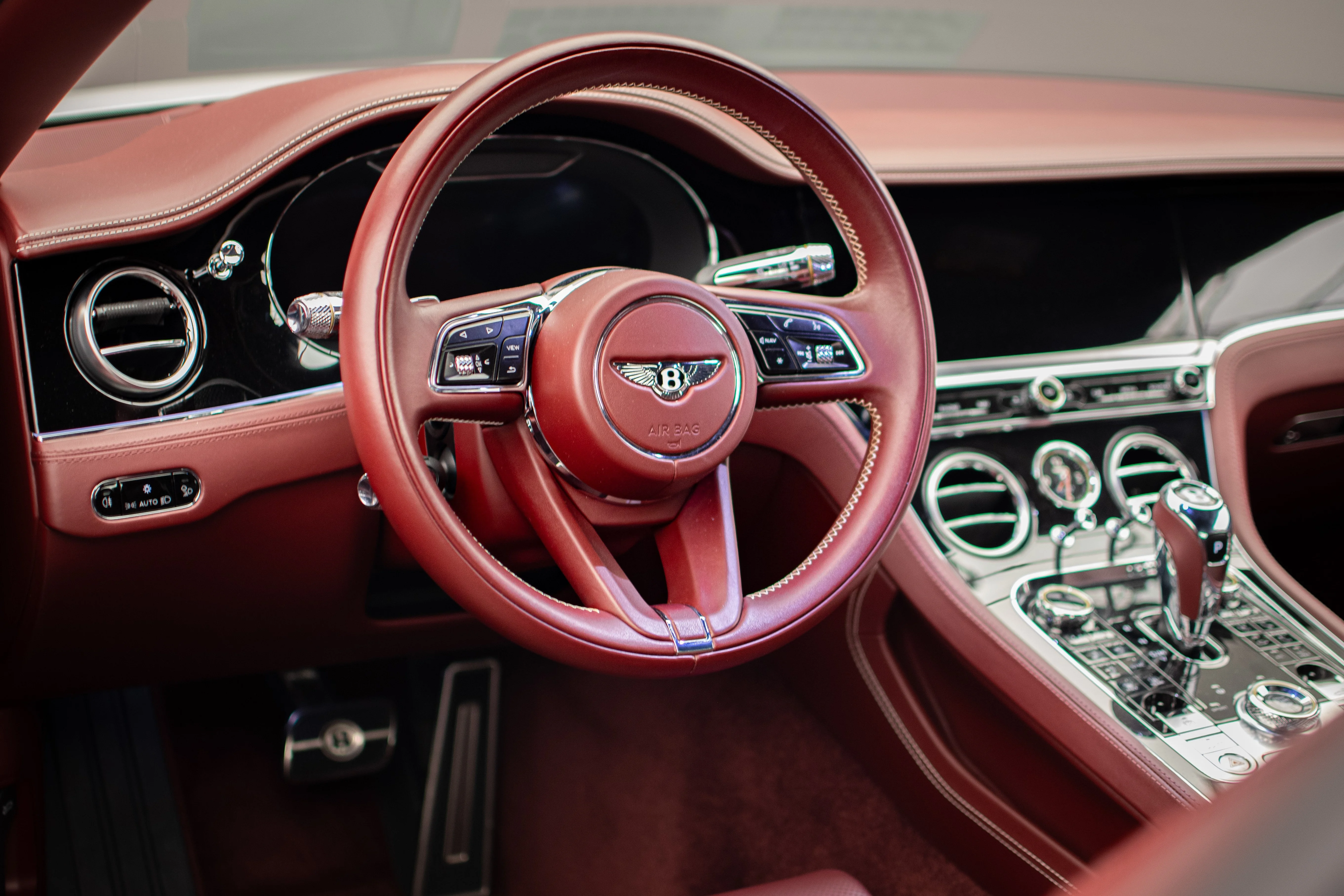 Bentley Continental GTC 2023 Gallery 09