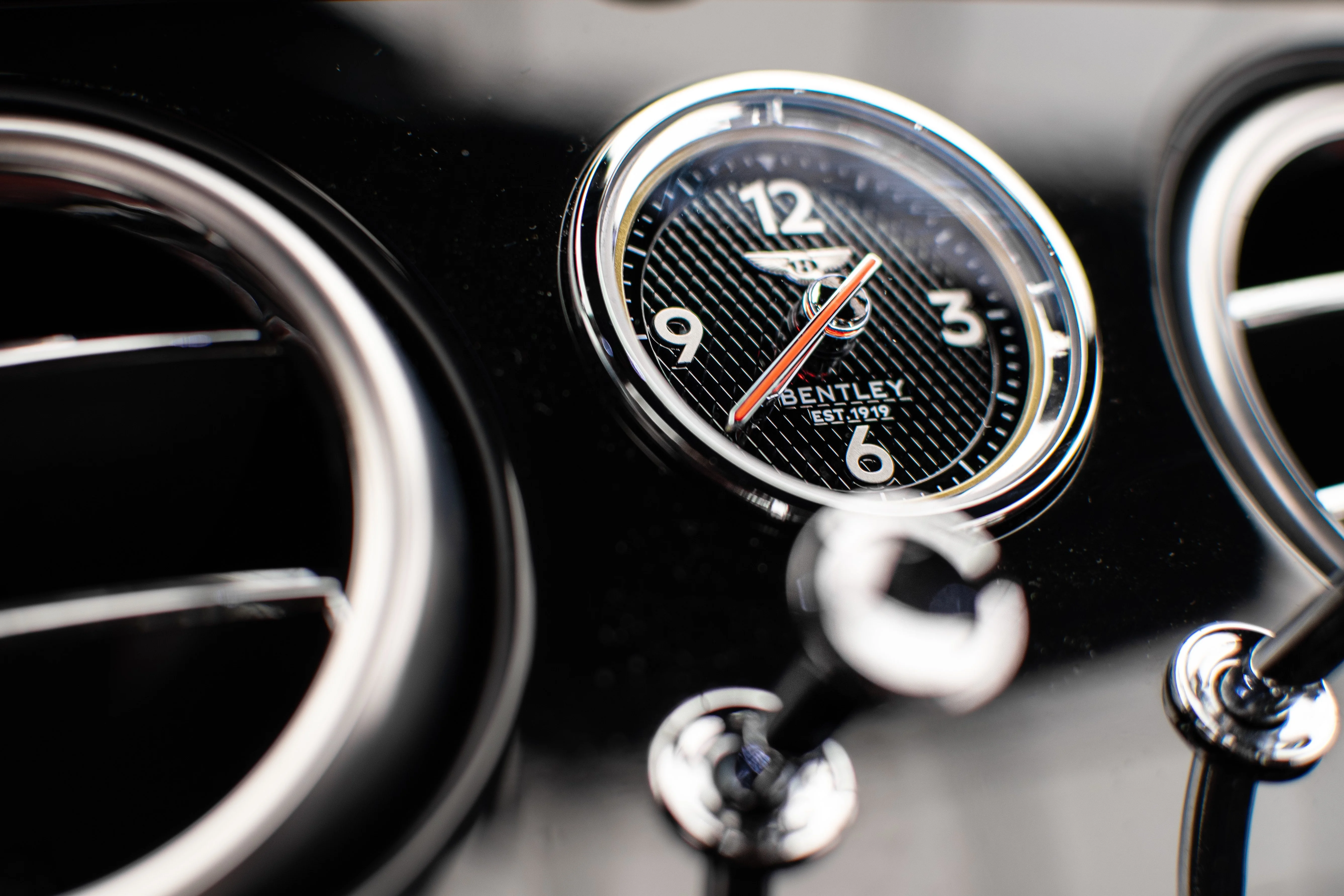 Bentley Continental GTC 2023 Gallery 12