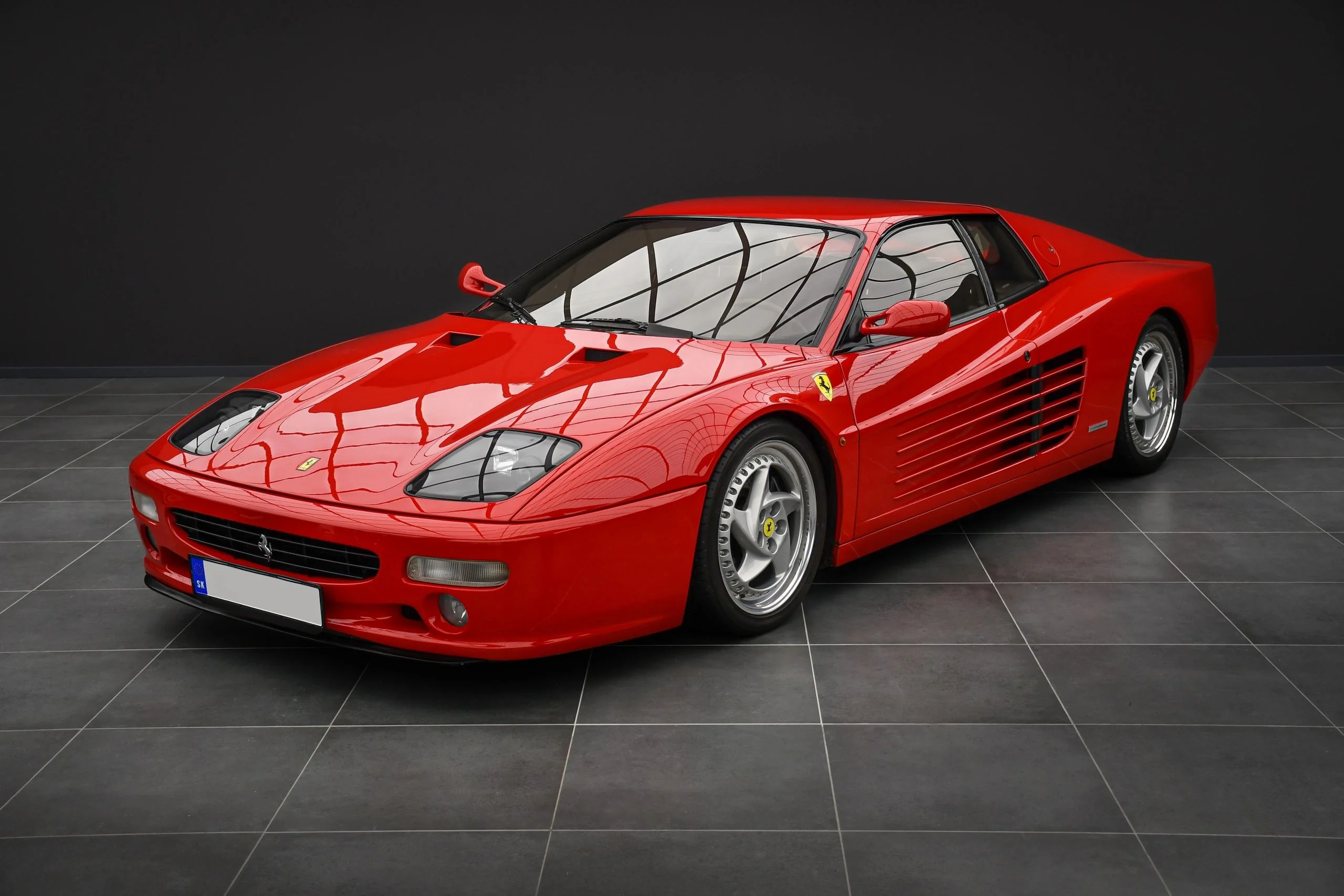 Ferrari 512M front three-quarter view