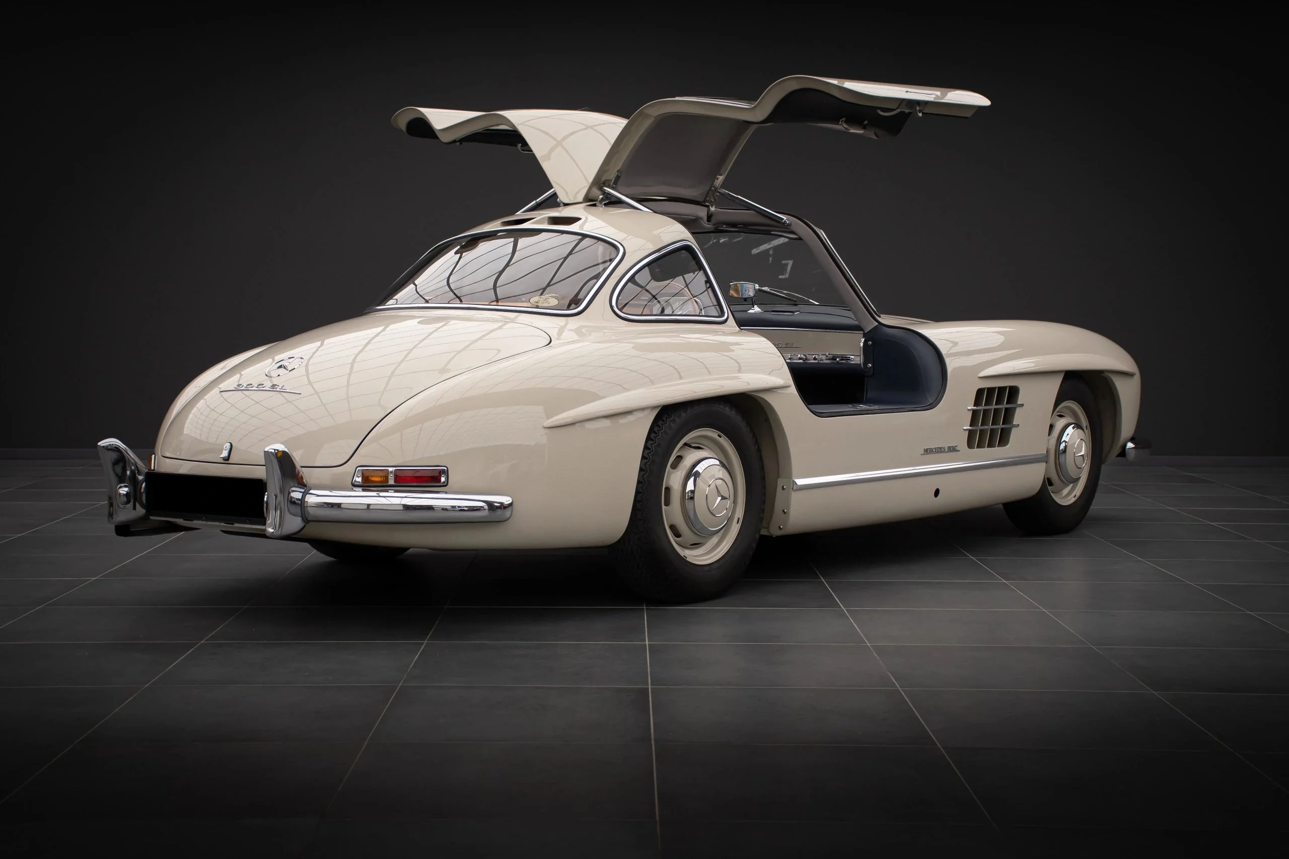 Mercedes Benz 300SL Gullwing Gallery 11