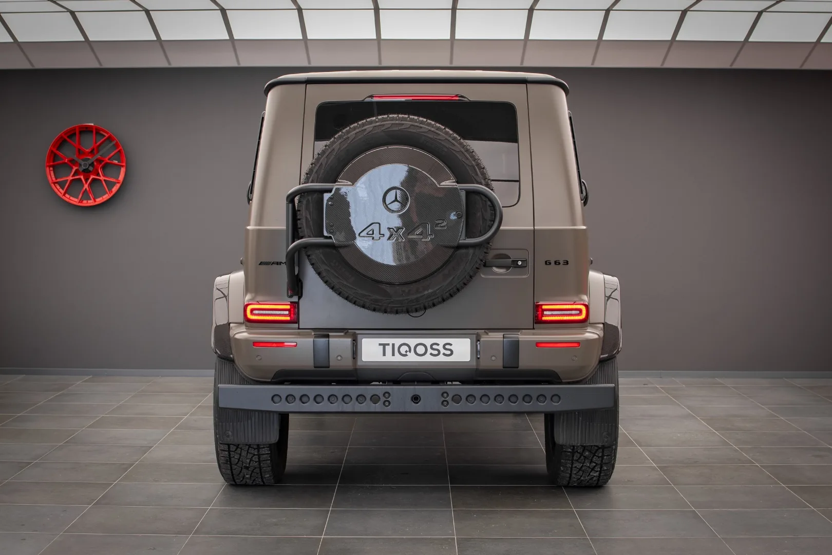 Mercedes-AMG G63 4x4 Squared rear head-on view with spare wheel carrier