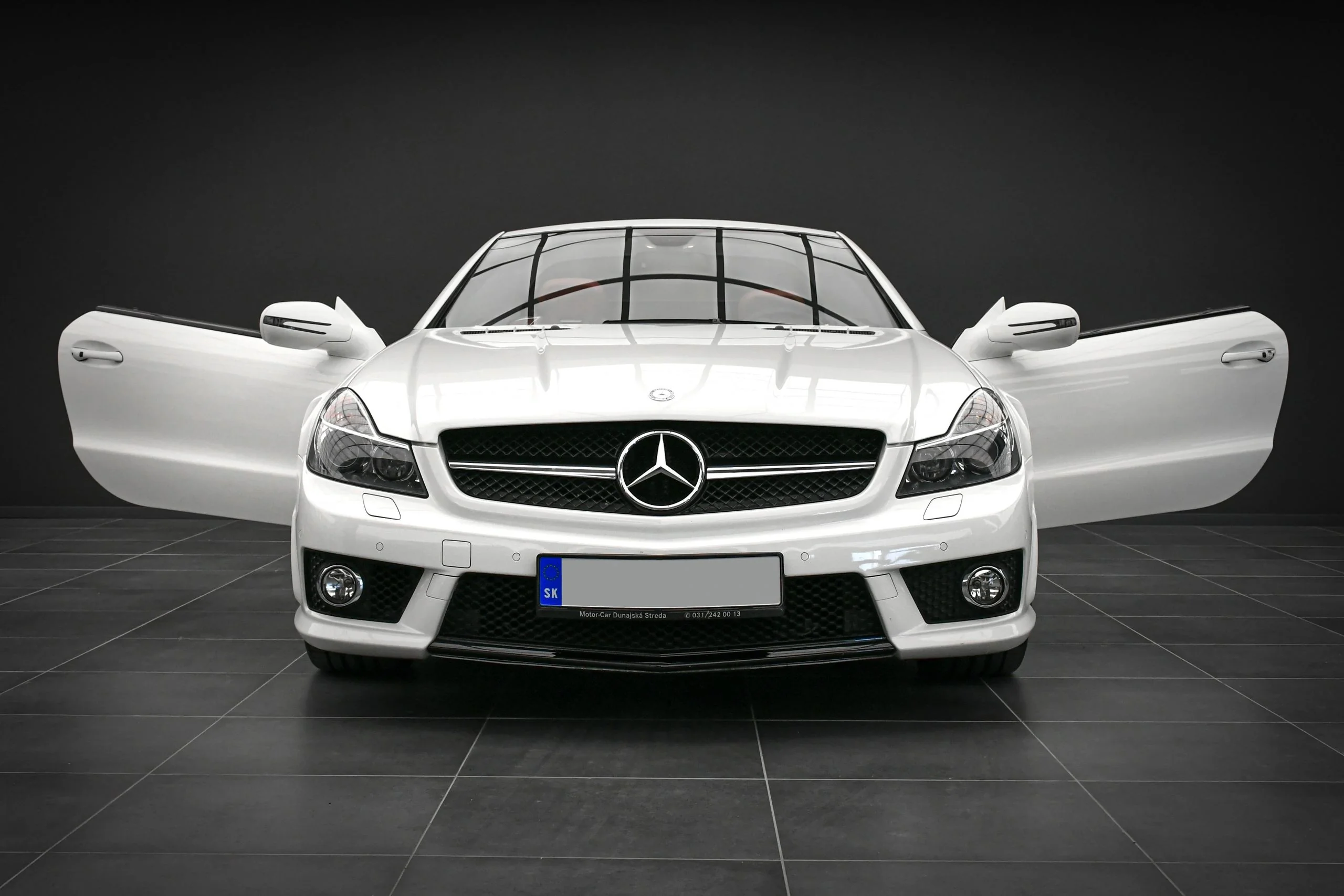 Mercedes-AMG SL63 2008 front three-quarter view