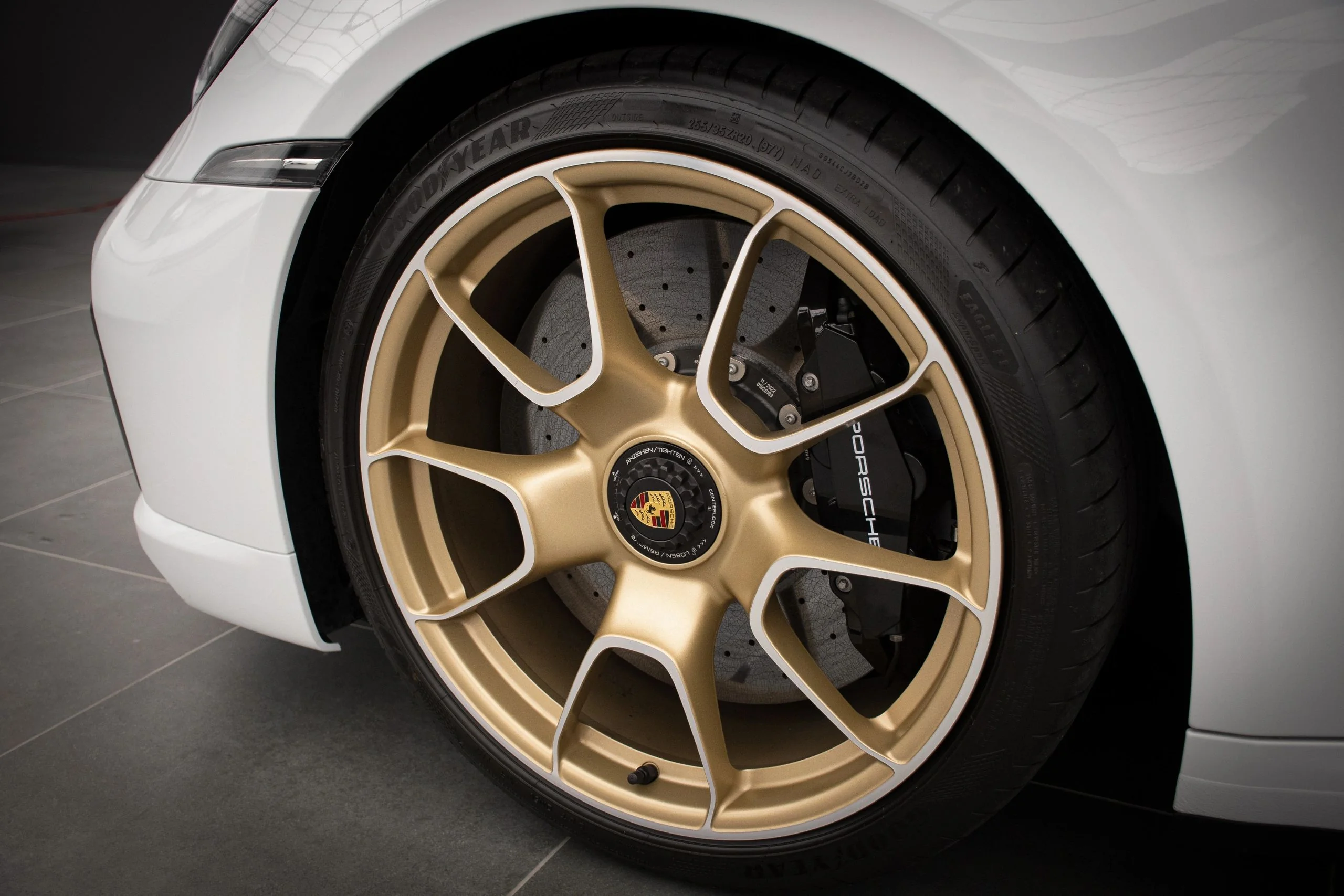 Porsche 911 Turbo S Gallery 08
