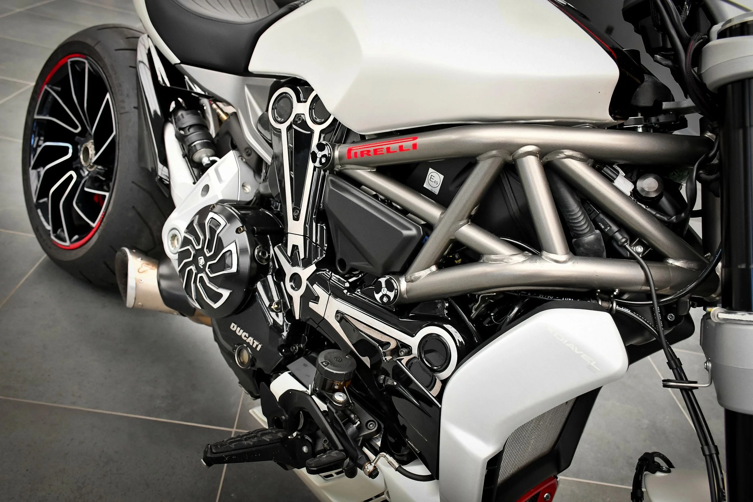Ducati X Diavel S Gallery 06