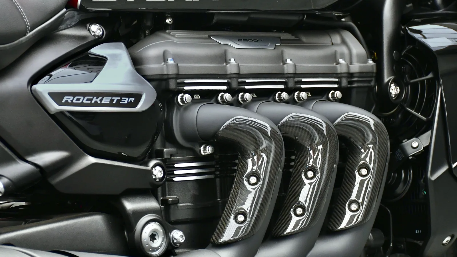 Triumph Rocket 3 R Storm Gallery 07