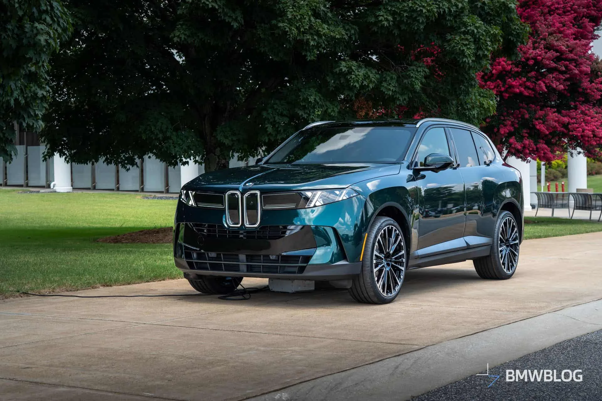 2027 BMW X5 40 xDrive in Vancouver Green — first real-world photo of the fifth-generation G65 with Neue Klasse styling