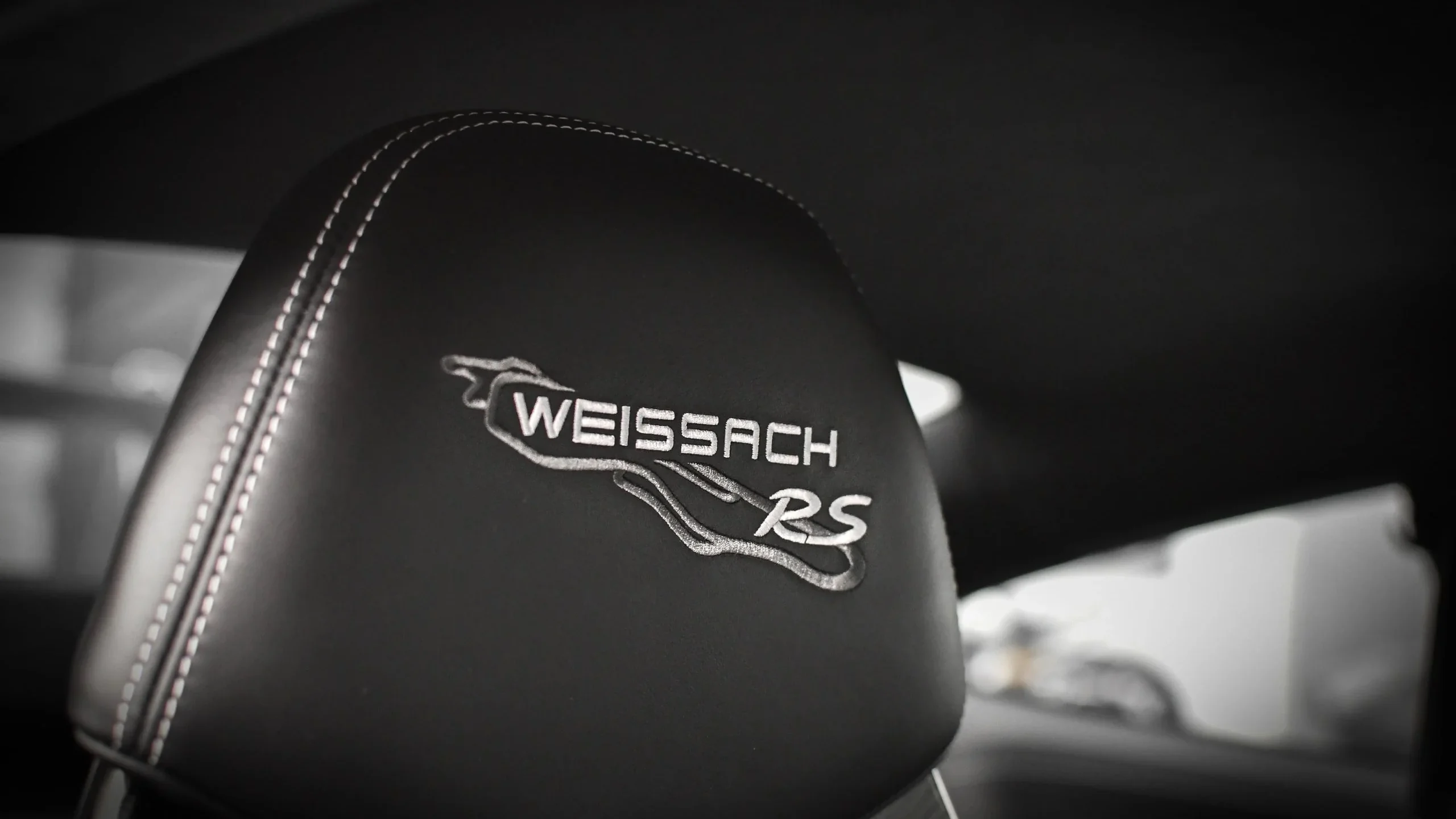 Weissach RS embroidery on the headrest of the Batman Garage Porsche 911 GT3 RS