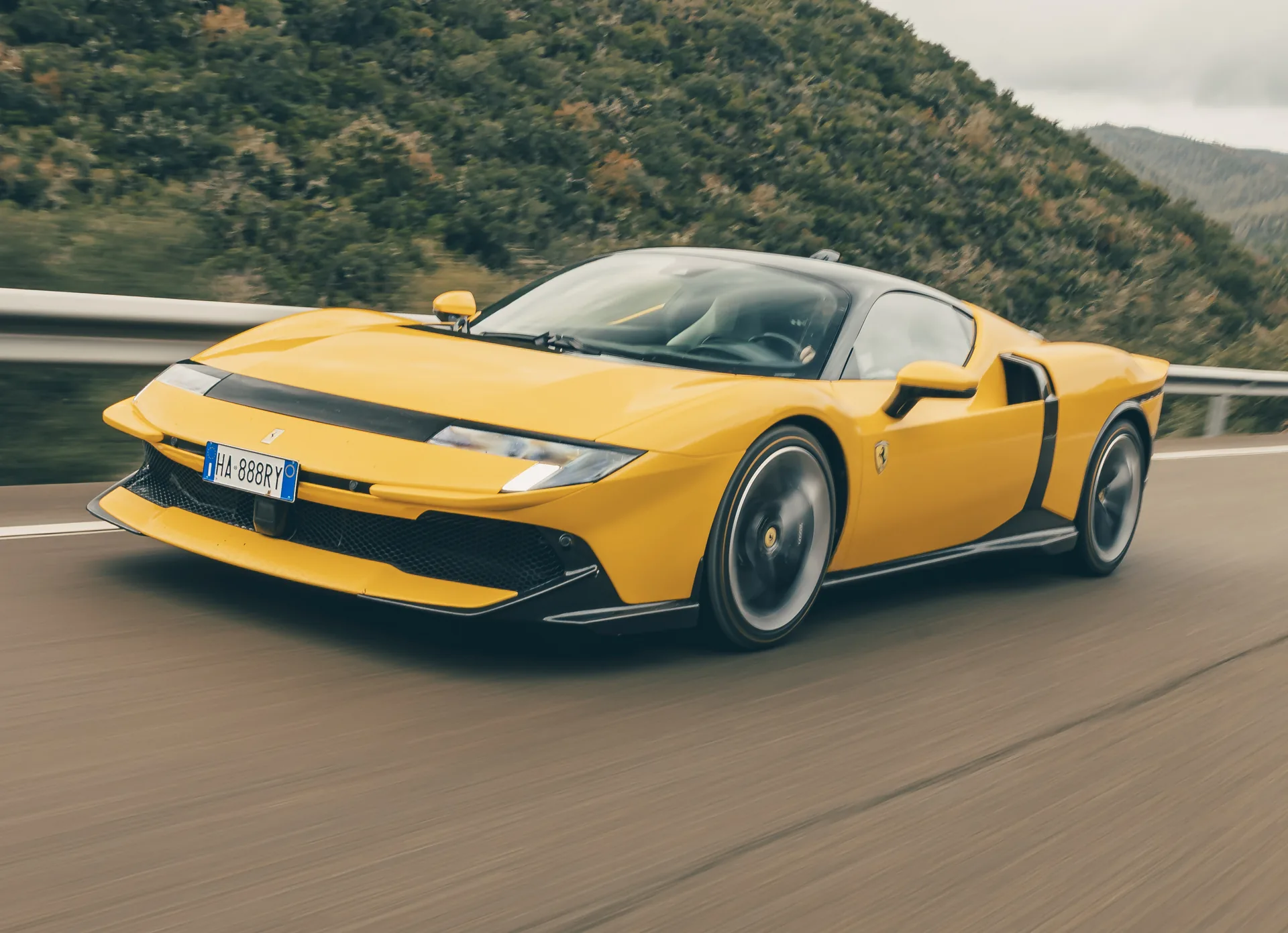 Ferrari 849 Testarossa 2026 — 1050 cv twin-turbo V8 plug-in hybrid successor to SF90 Stradale