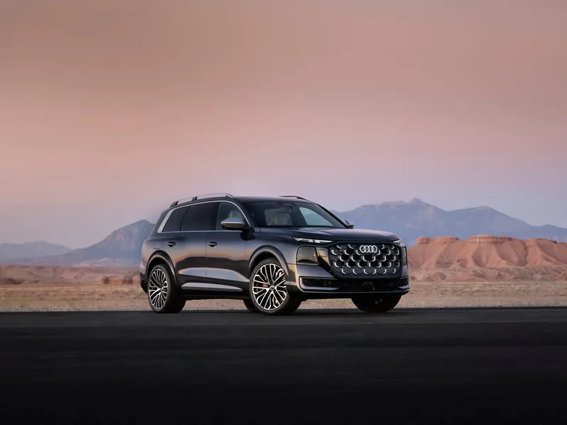 2027 Audi SQ9 — 591 hp twin-turbo V8 flagship performance SUV, 0–60 in 3.8 s, hexagonal honeycomb grille and OLED taillights