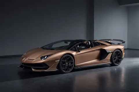 Lamborghini Aventador: All Versions, Specs & Price