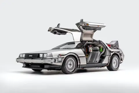 DeLorean DMC-12: Back to the Future Time Machine
